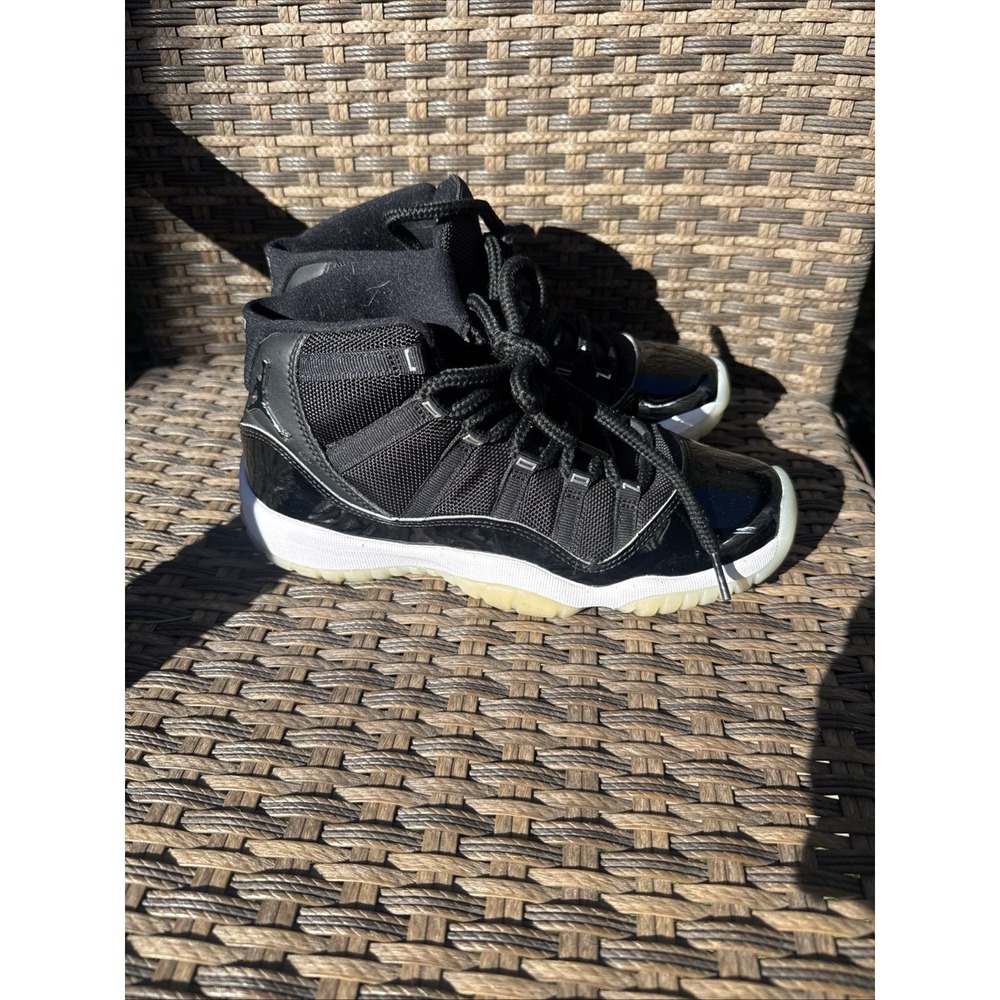 Air Jordan 11 Retro Womens Size 7 Shoes Black White Athletic Sneaker (Youth 5.5)